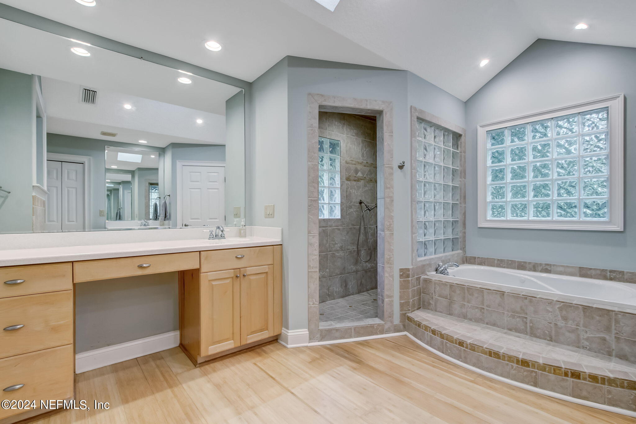 19 SPARKLEBERRY Court