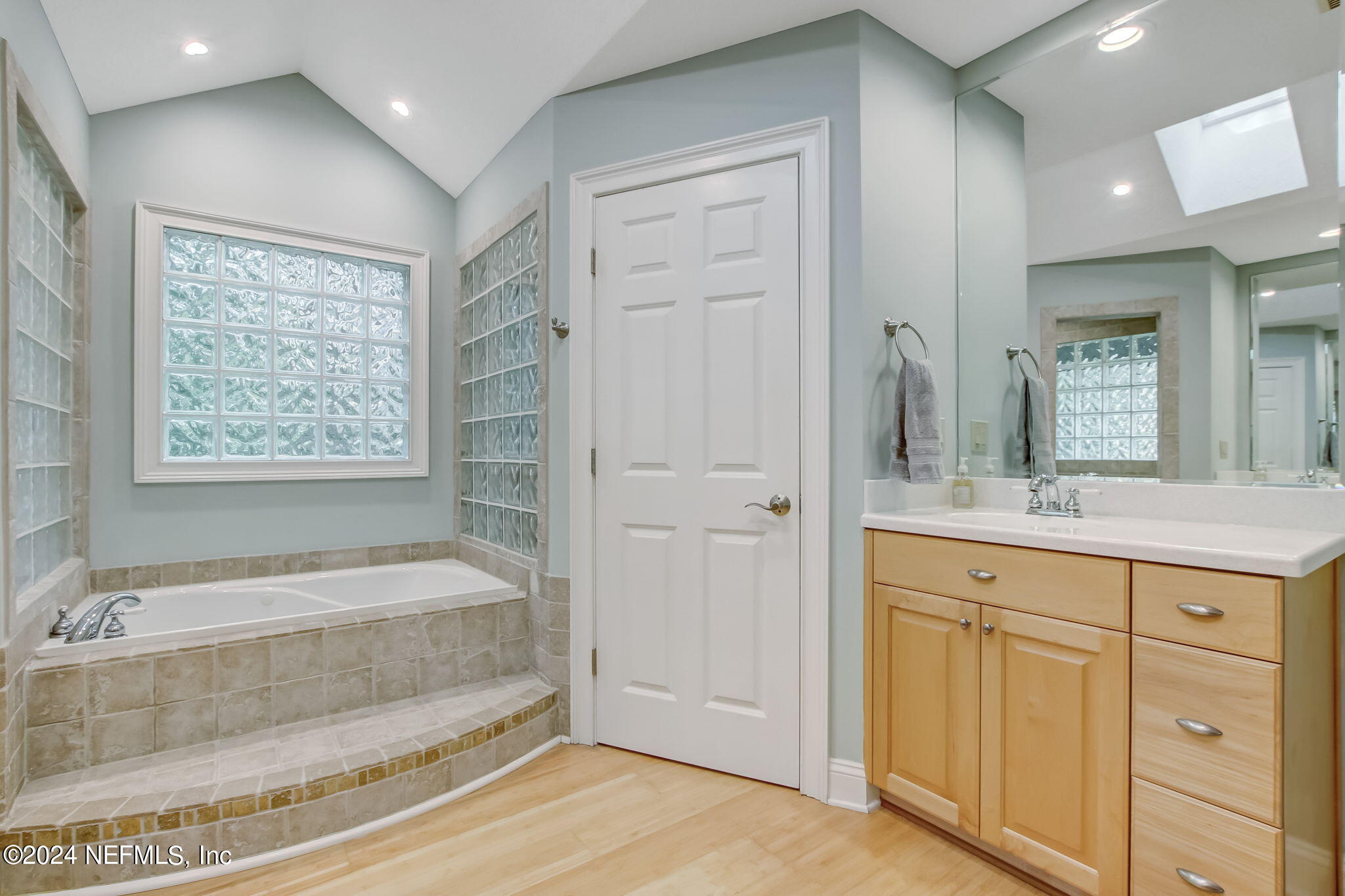 19 SPARKLEBERRY Court