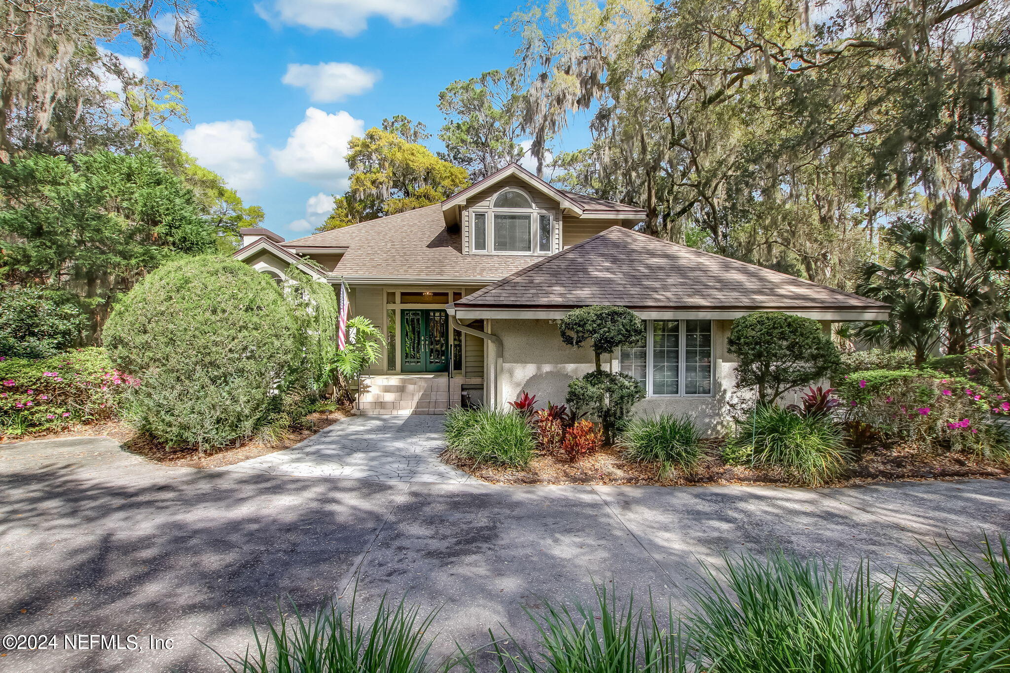 19 SPARKLEBERRY Court