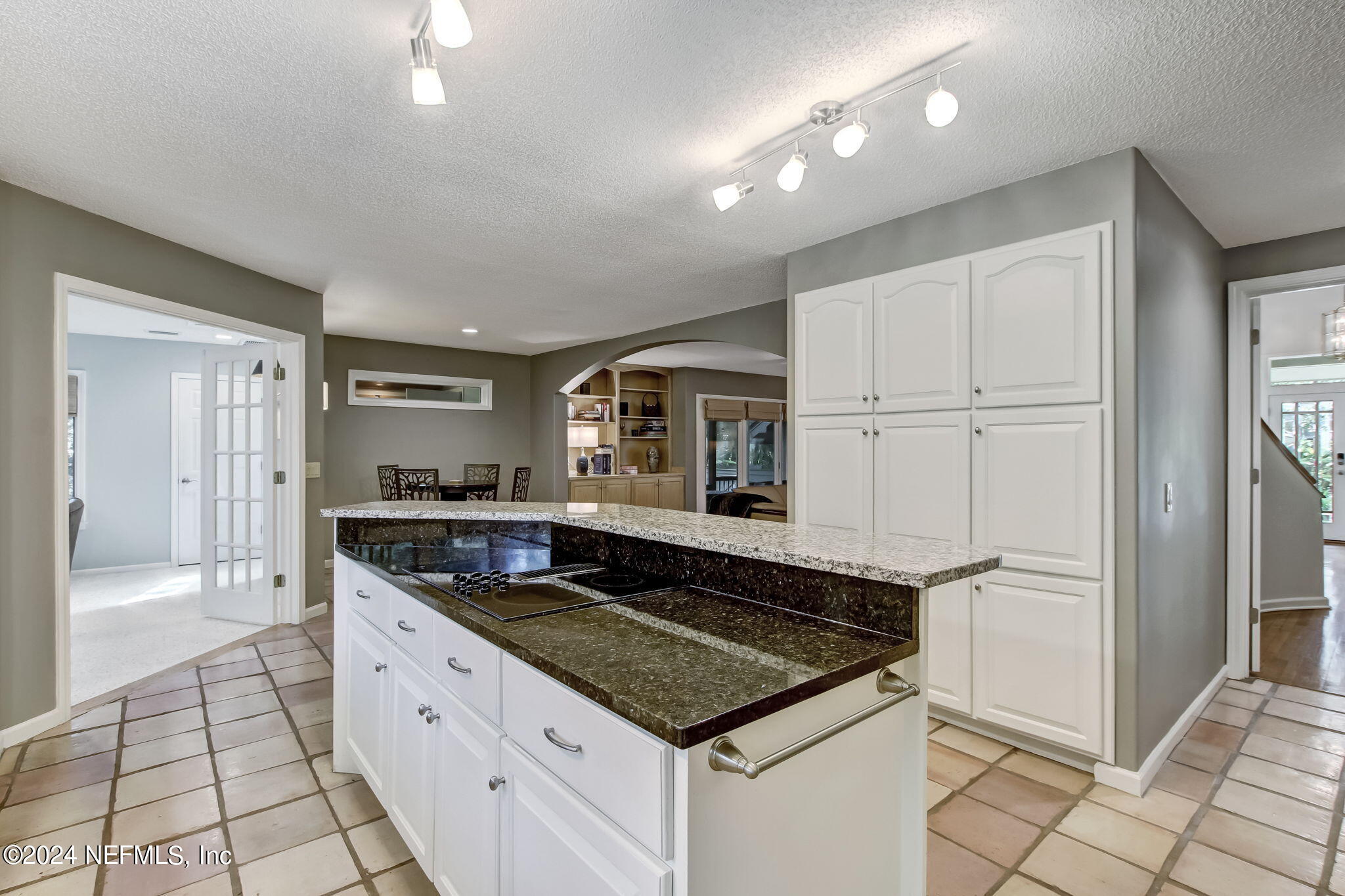 19 SPARKLEBERRY Court
