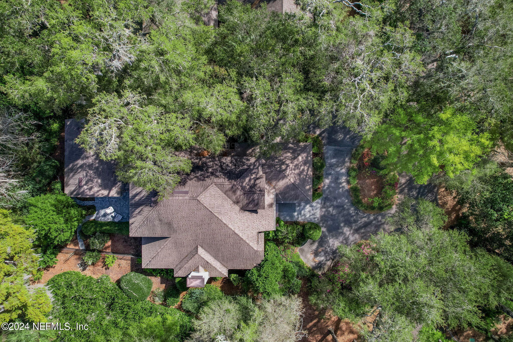 19 SPARKLEBERRY Court