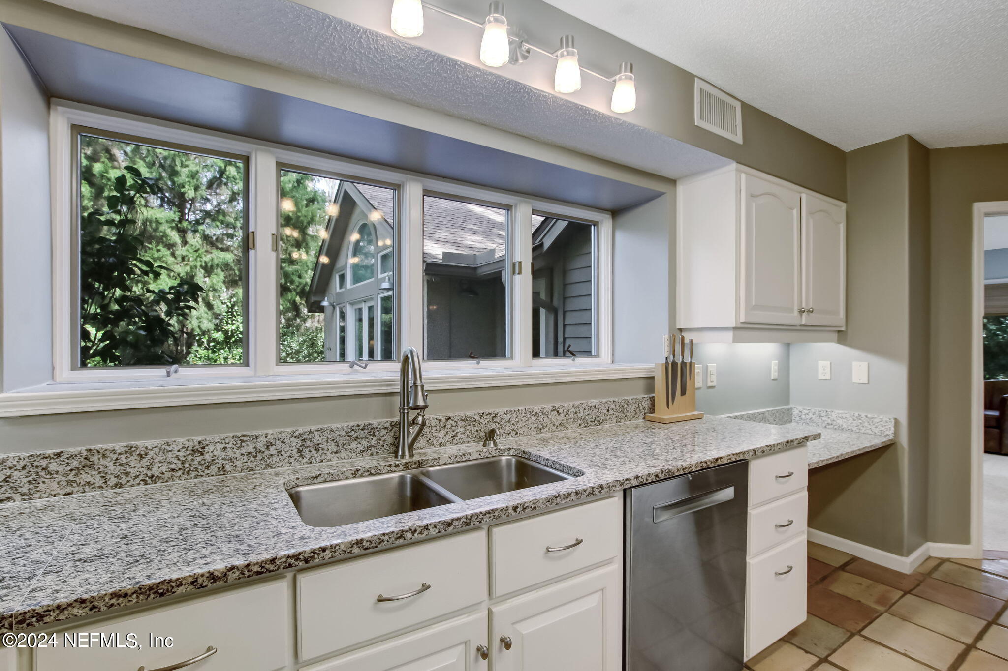 19 SPARKLEBERRY Court