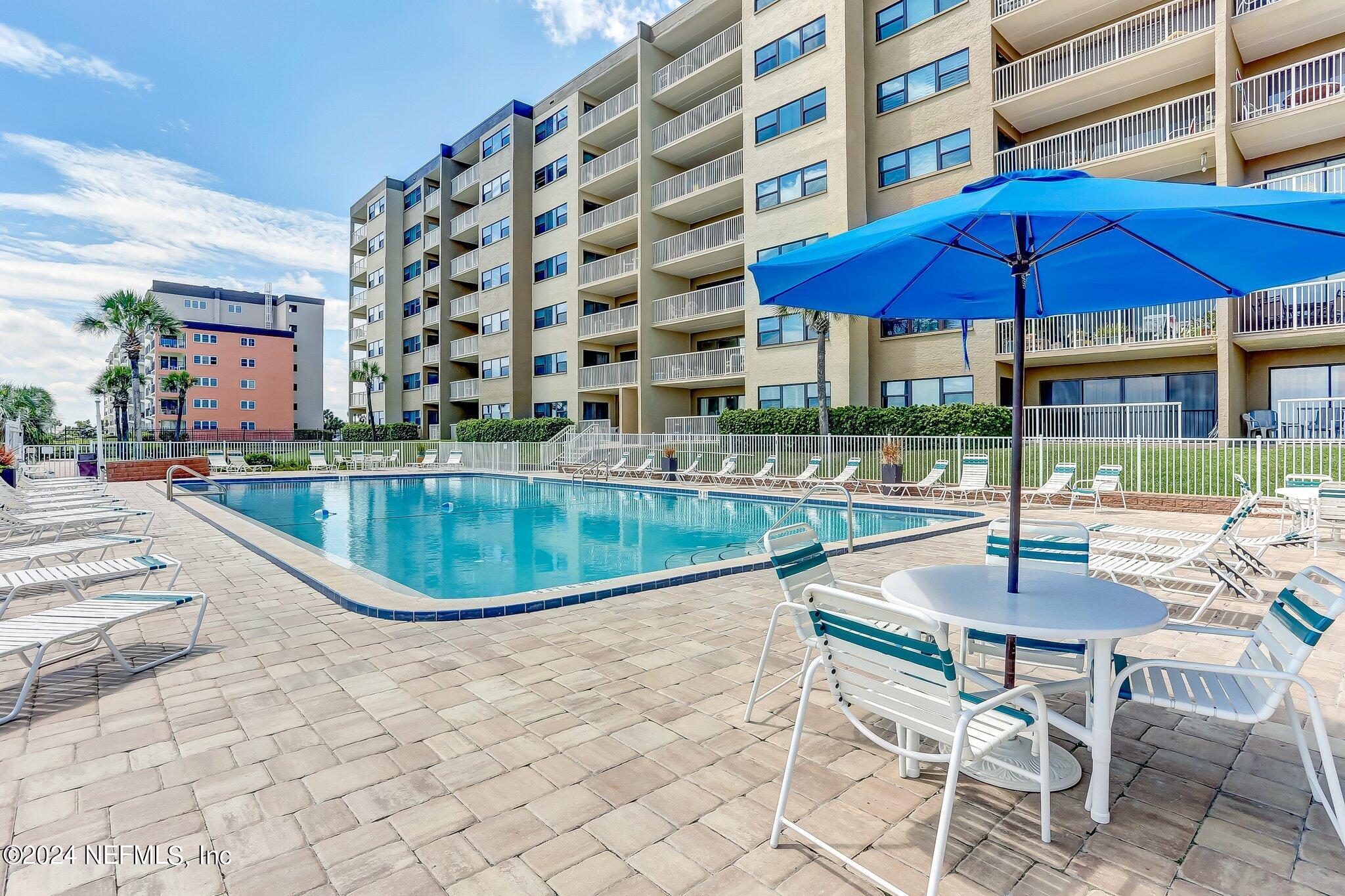 3240 S FLETCHER Avenue, 782