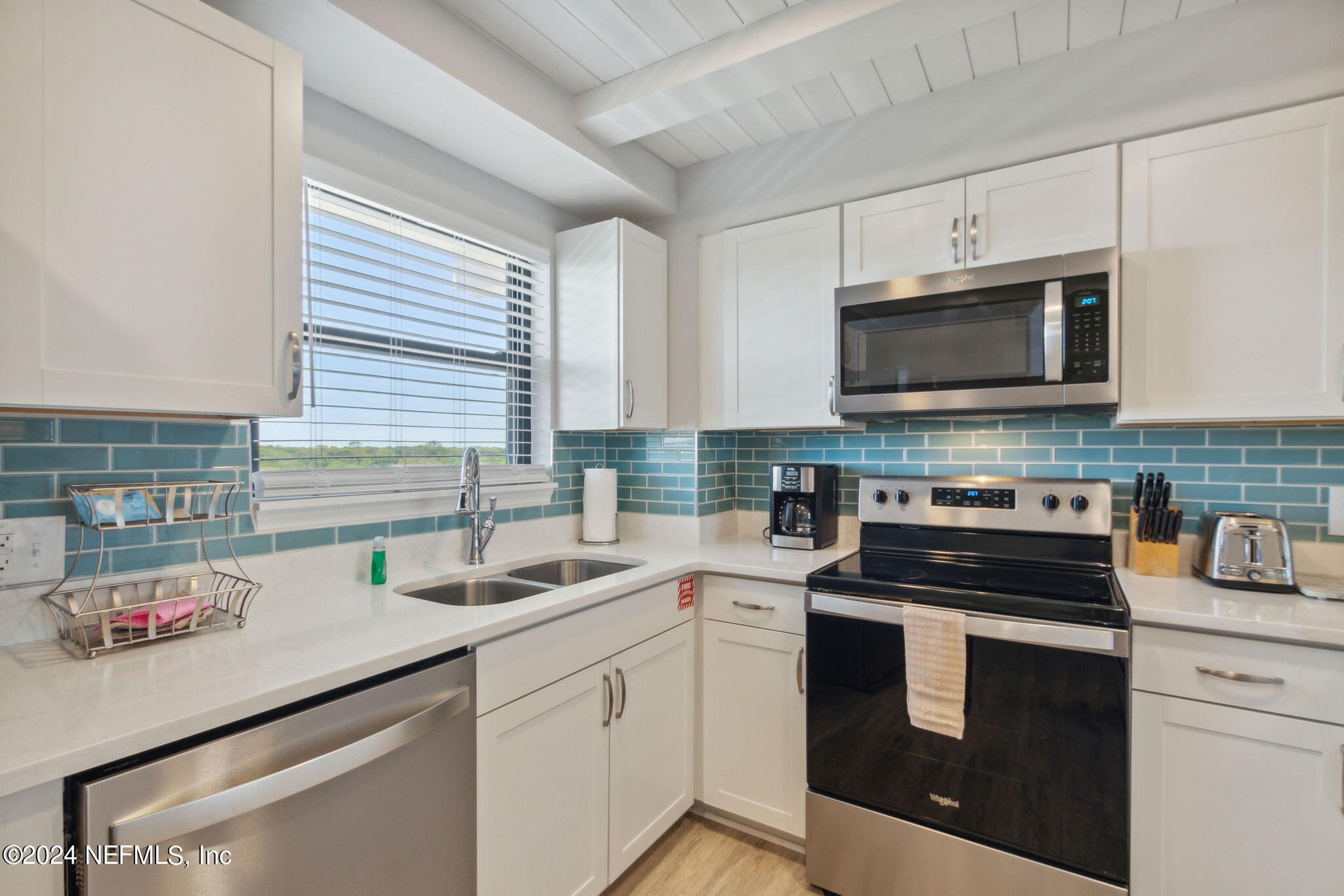 3240 S FLETCHER Avenue, 782