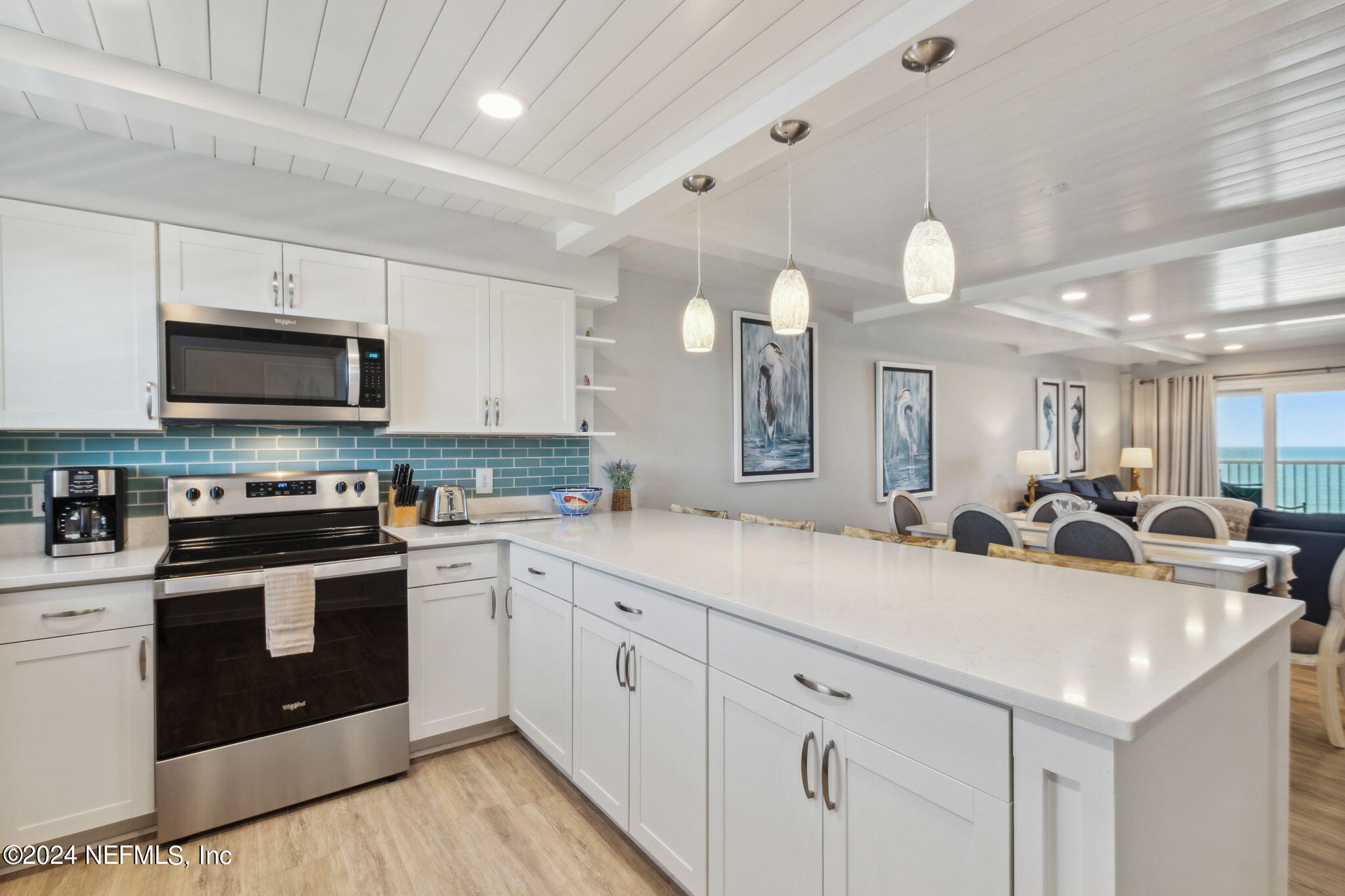 3240 S FLETCHER Avenue, 782