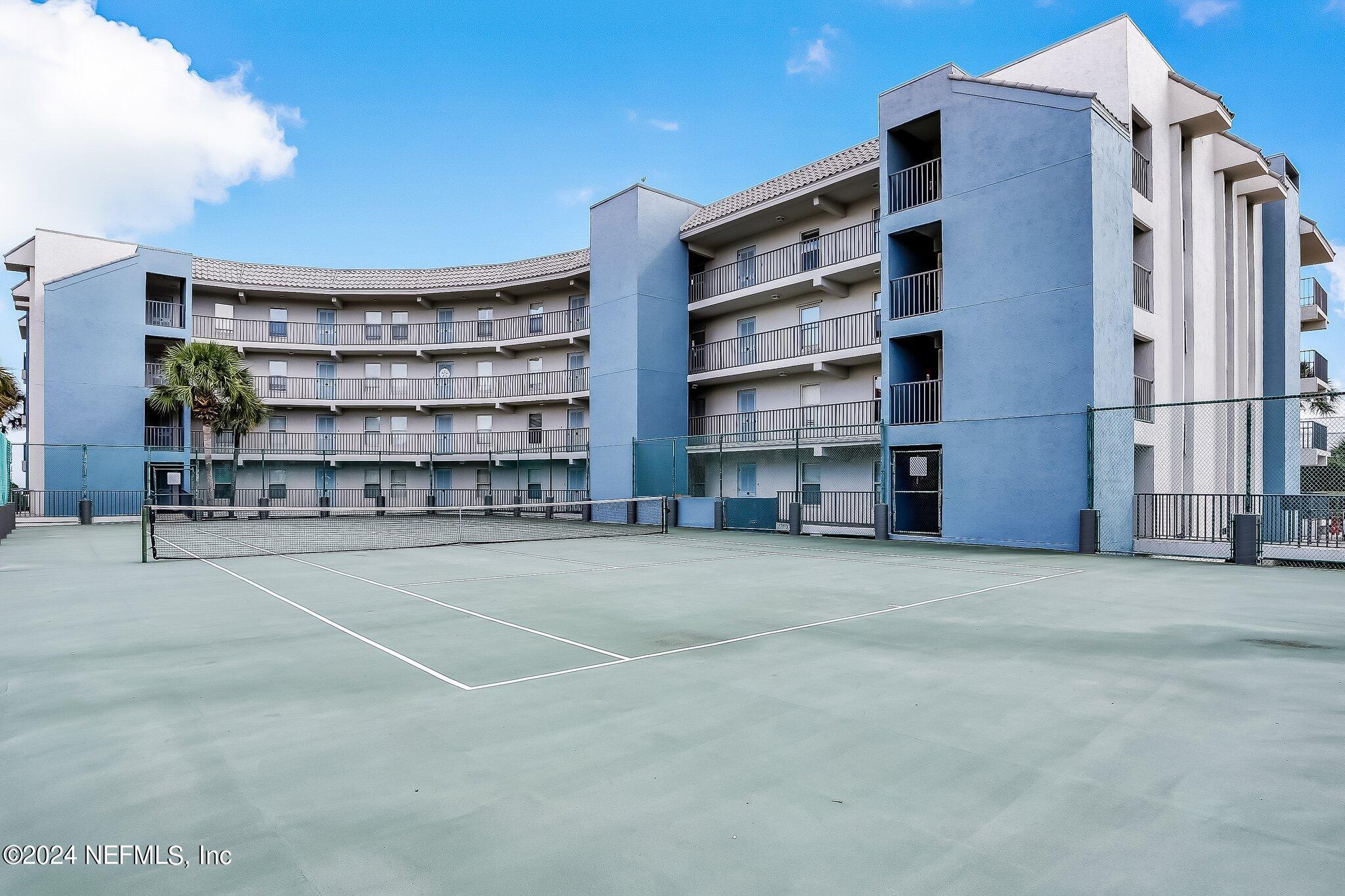 3460 S FLETCHER Avenue, 105