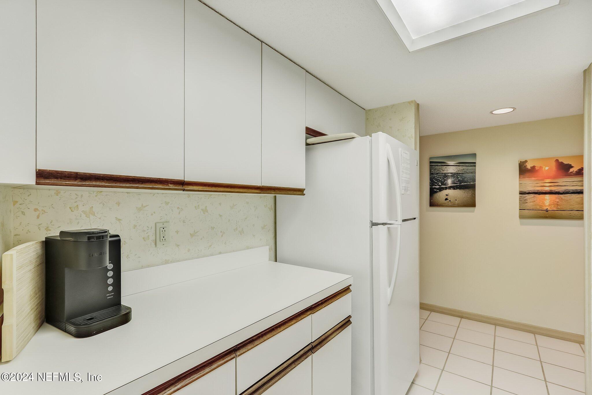 3460 S FLETCHER Avenue, 105