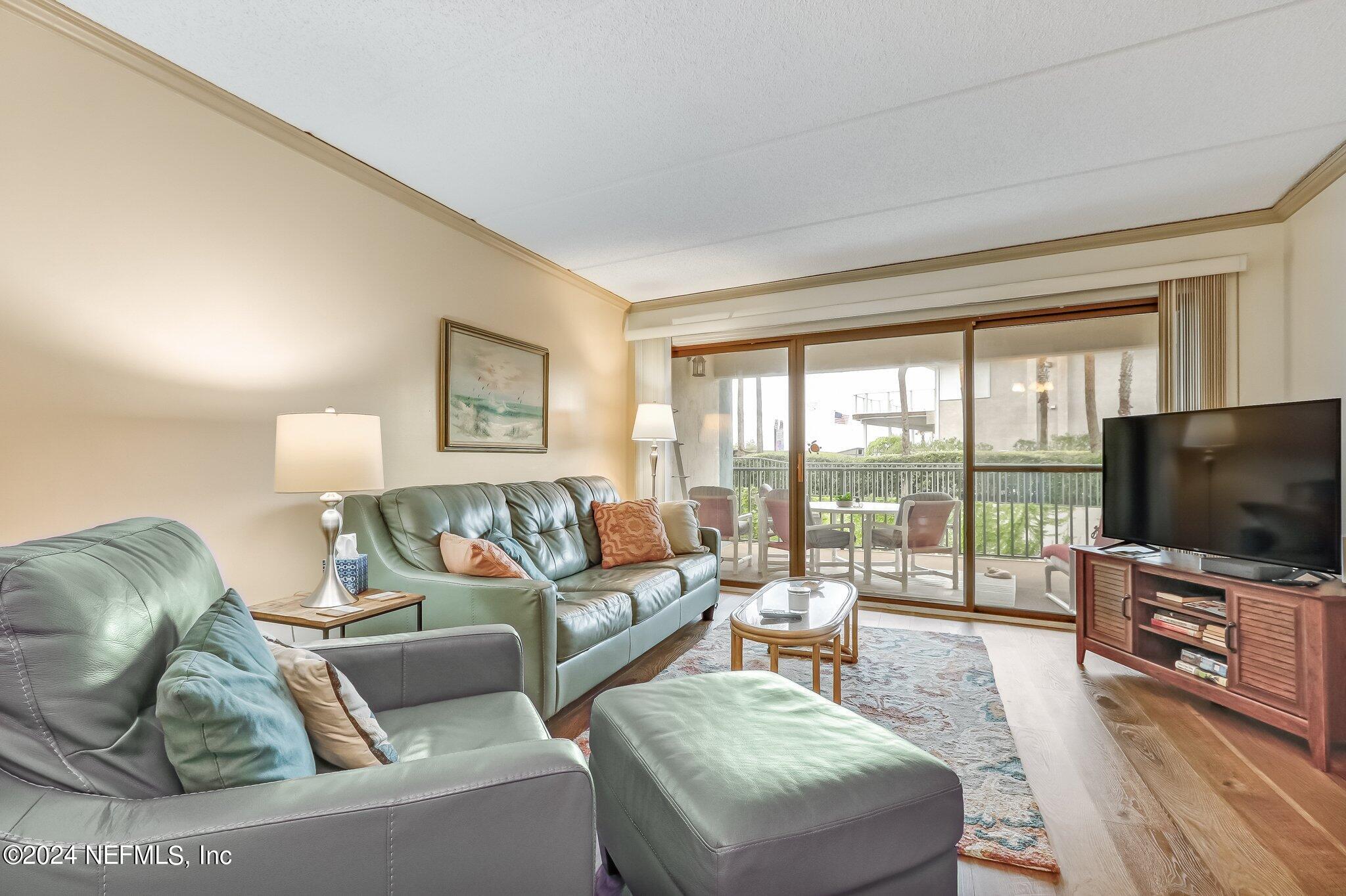 3460 S FLETCHER Avenue, 105