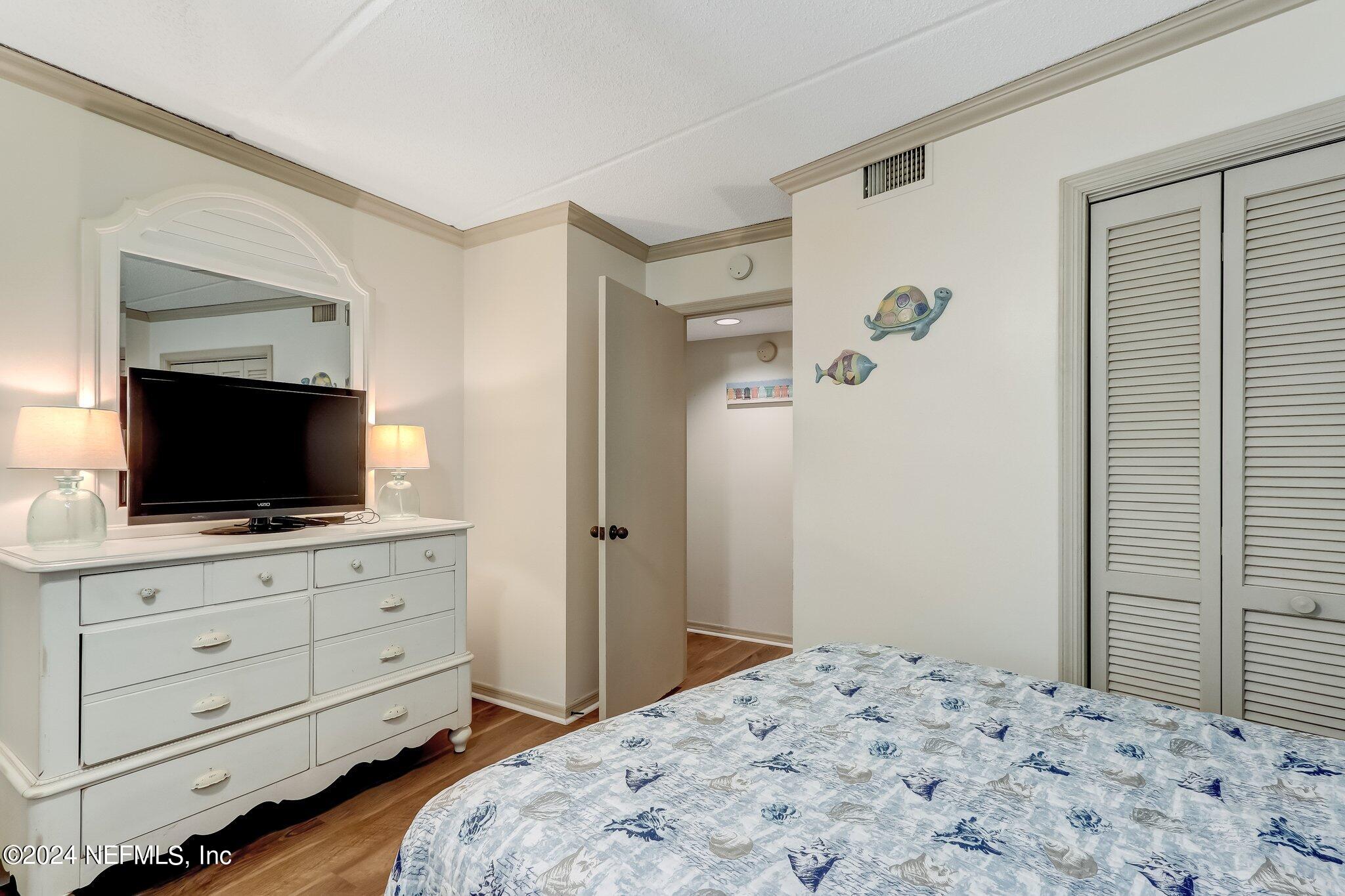 3460 S FLETCHER Avenue, 105