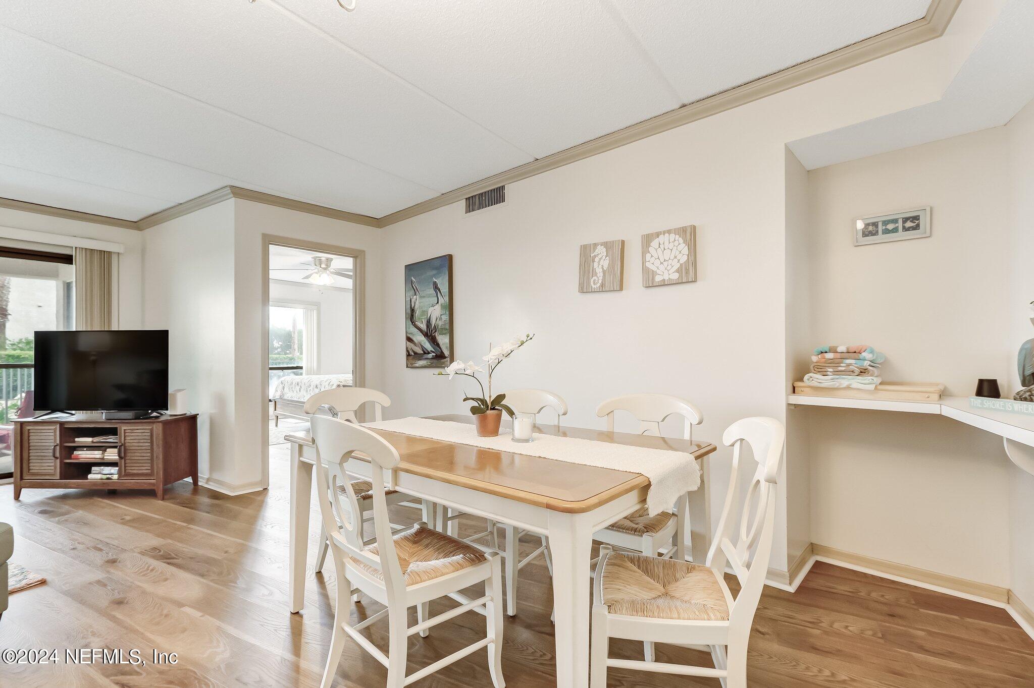 3460 S FLETCHER Avenue, 105