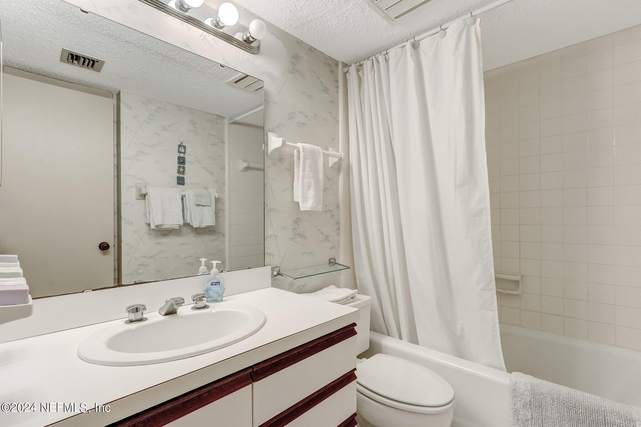 3460 S FLETCHER Avenue, 105