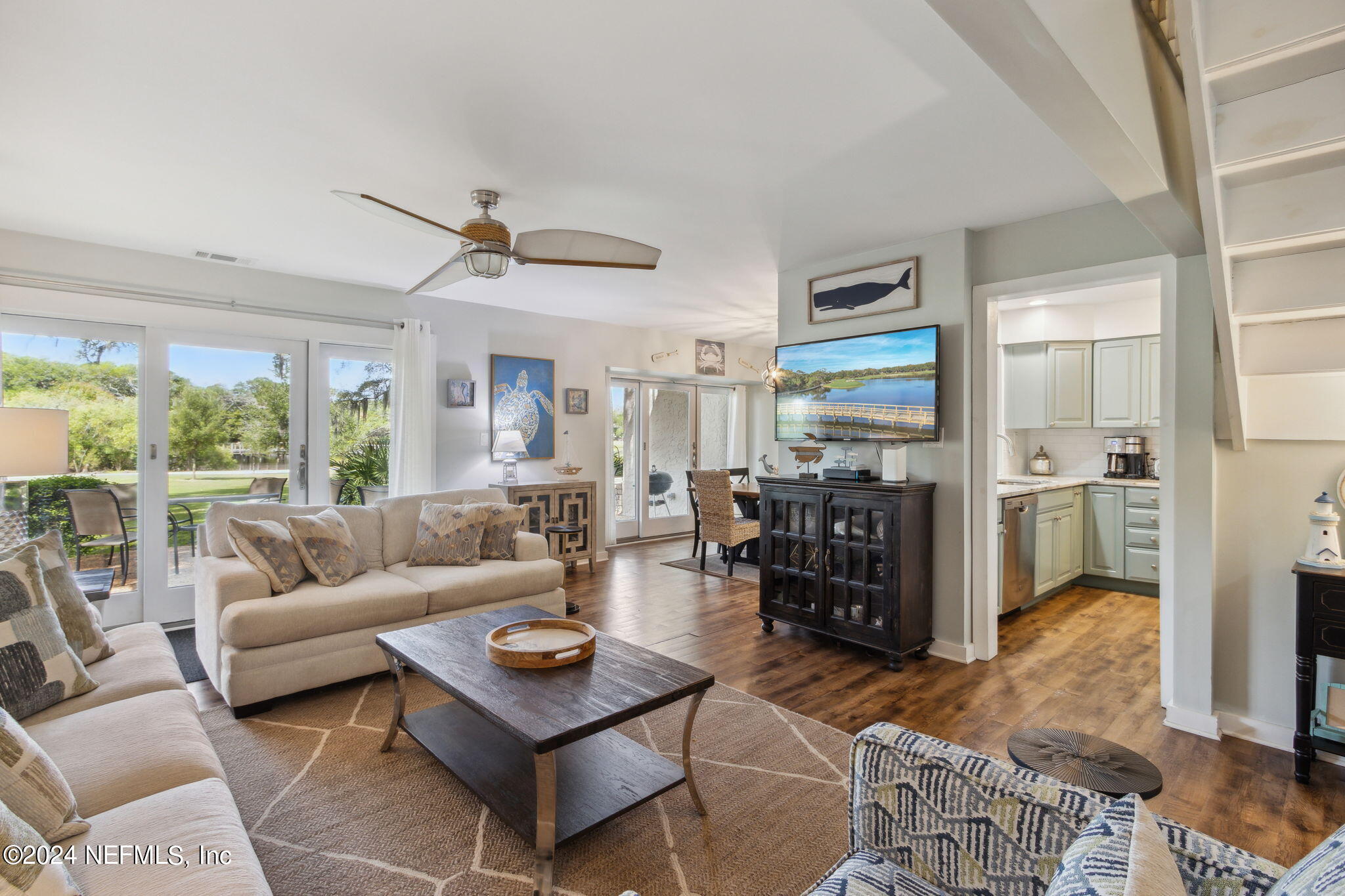 2039 BEACH WOOD Road