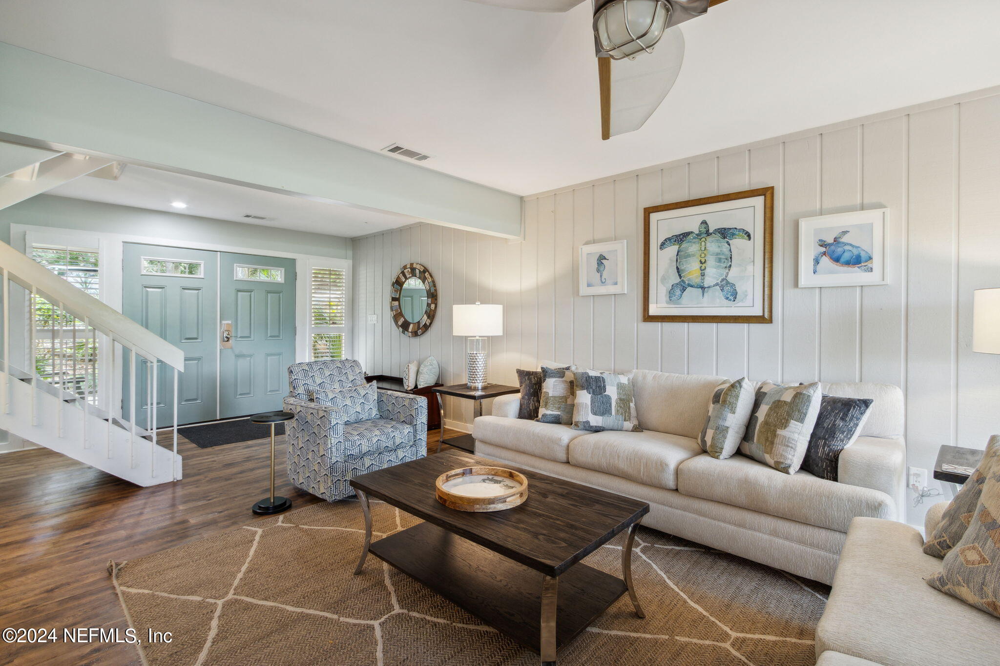 2039 BEACH WOOD Road