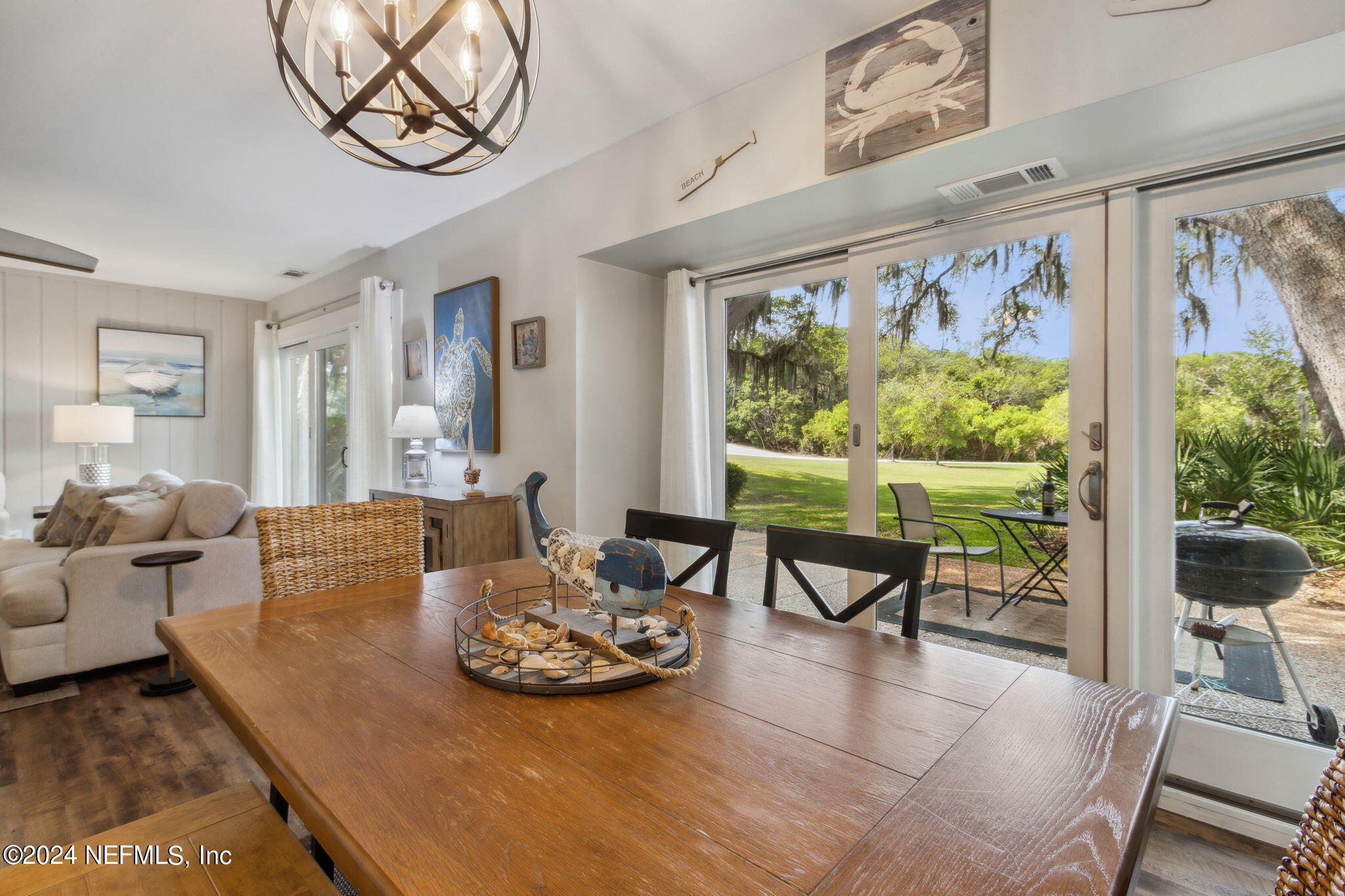 2039 BEACH WOOD Road
