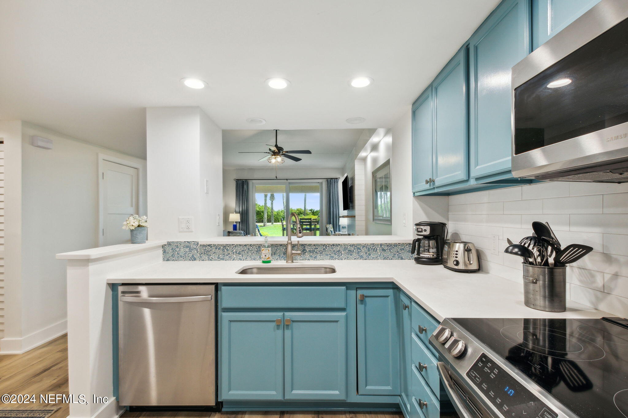 1612 SEA DUNES Place 1609