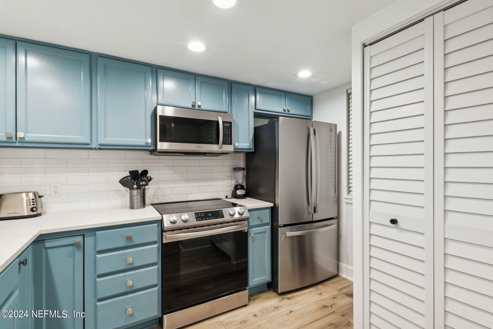 1612 SEA DUNES Place 1609