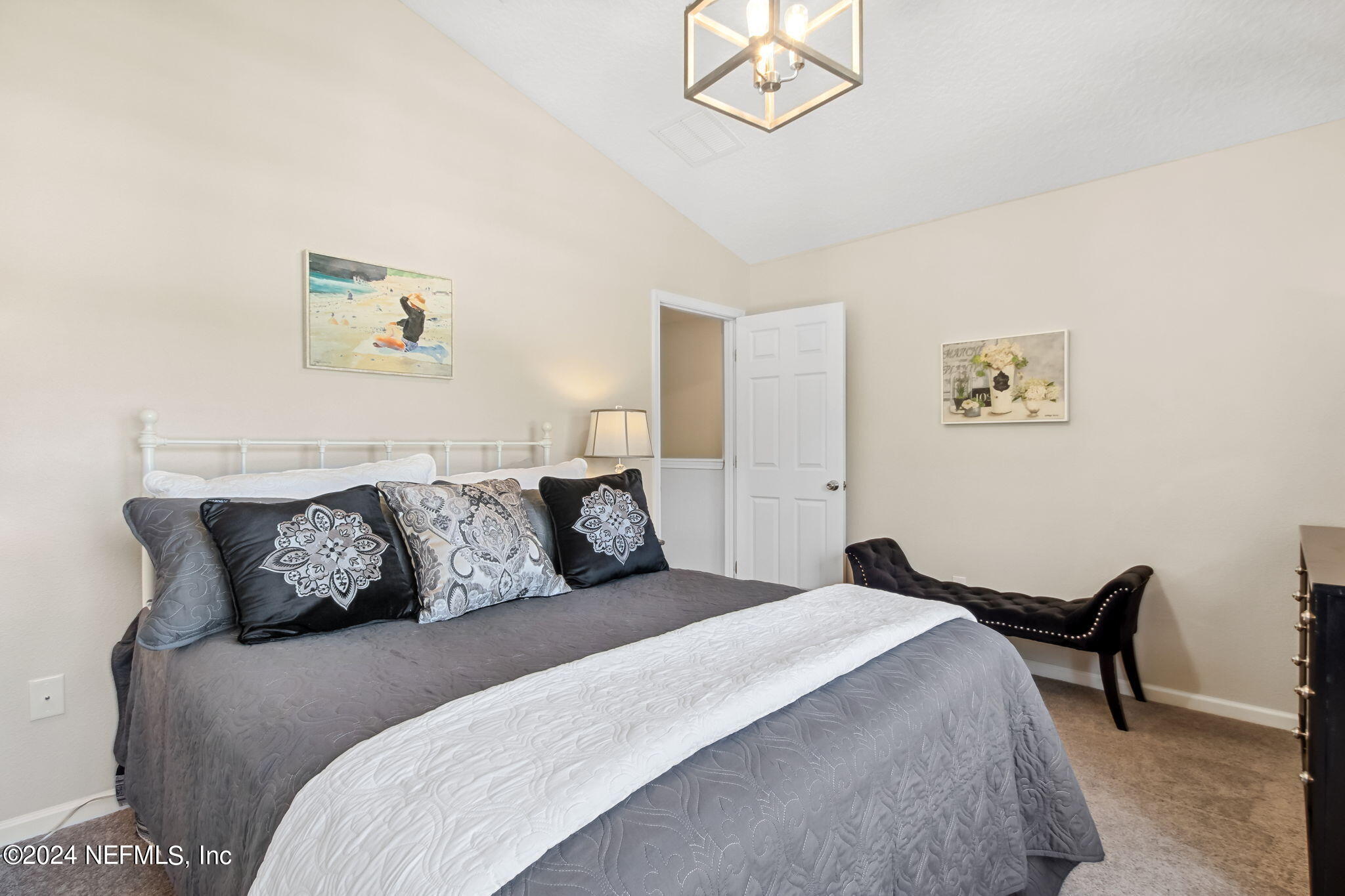 97218 BLUFF VIEW Circle