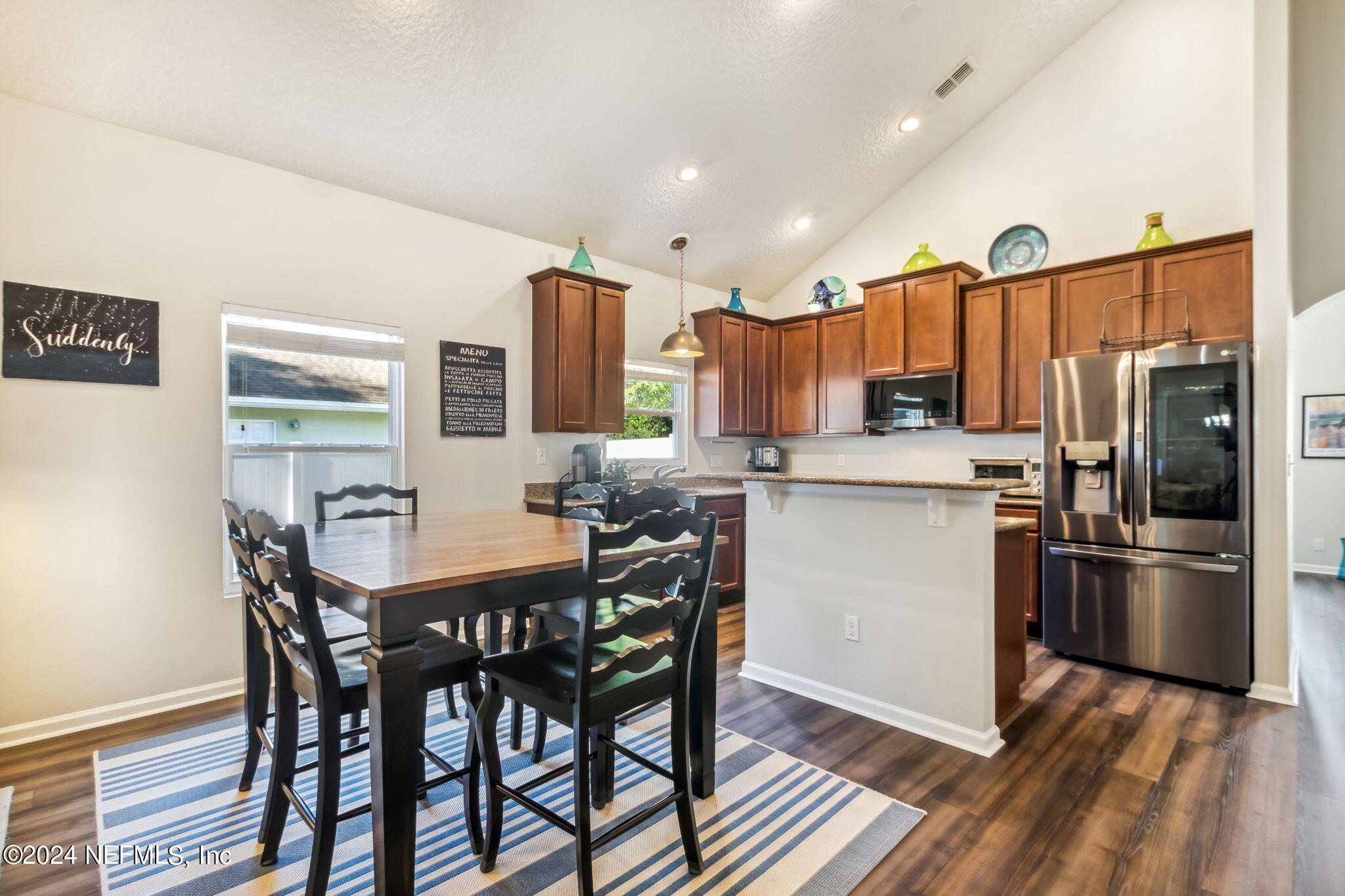 97218 BLUFF VIEW Circle