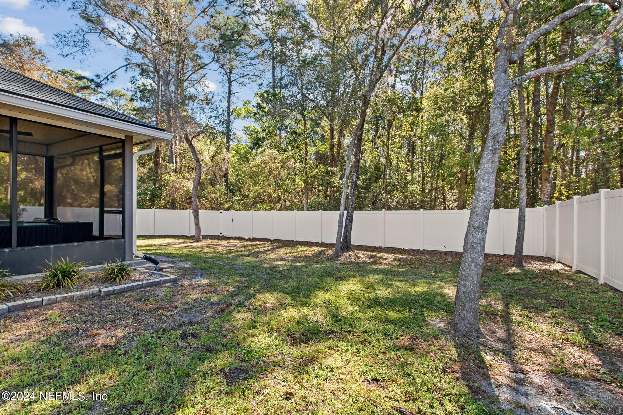 97218 BLUFF VIEW Circle
