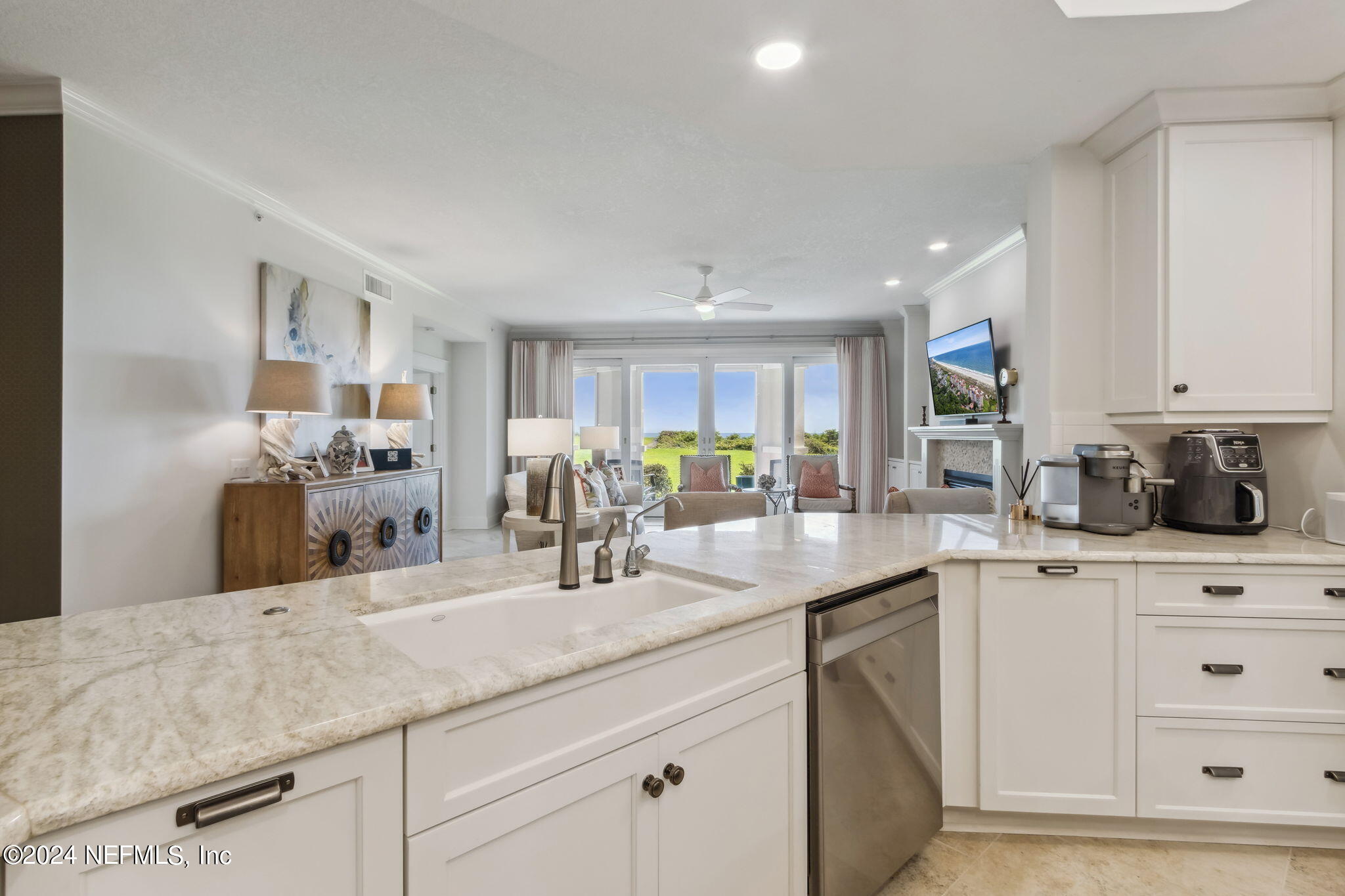 424 BEACHSIDE Place, 424