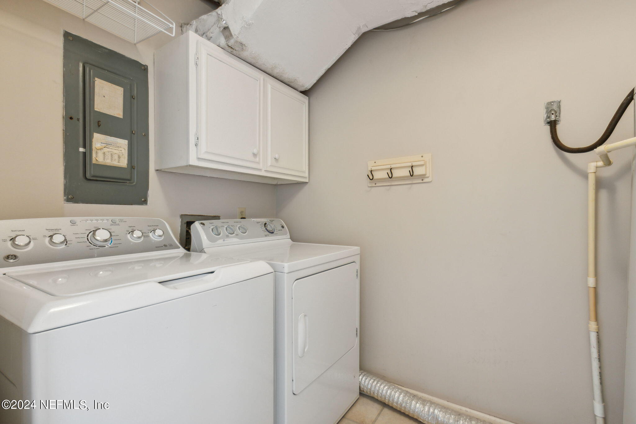 1177 BEACH WALKER Road 1177