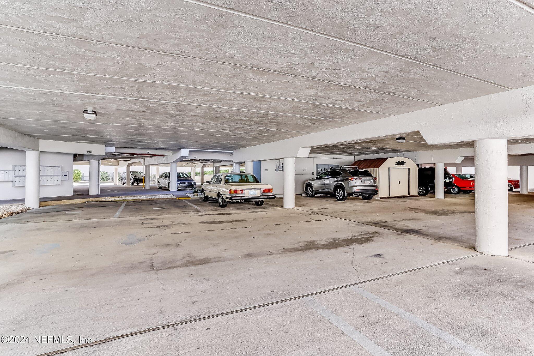3460 S FLETCHER Avenue, 305