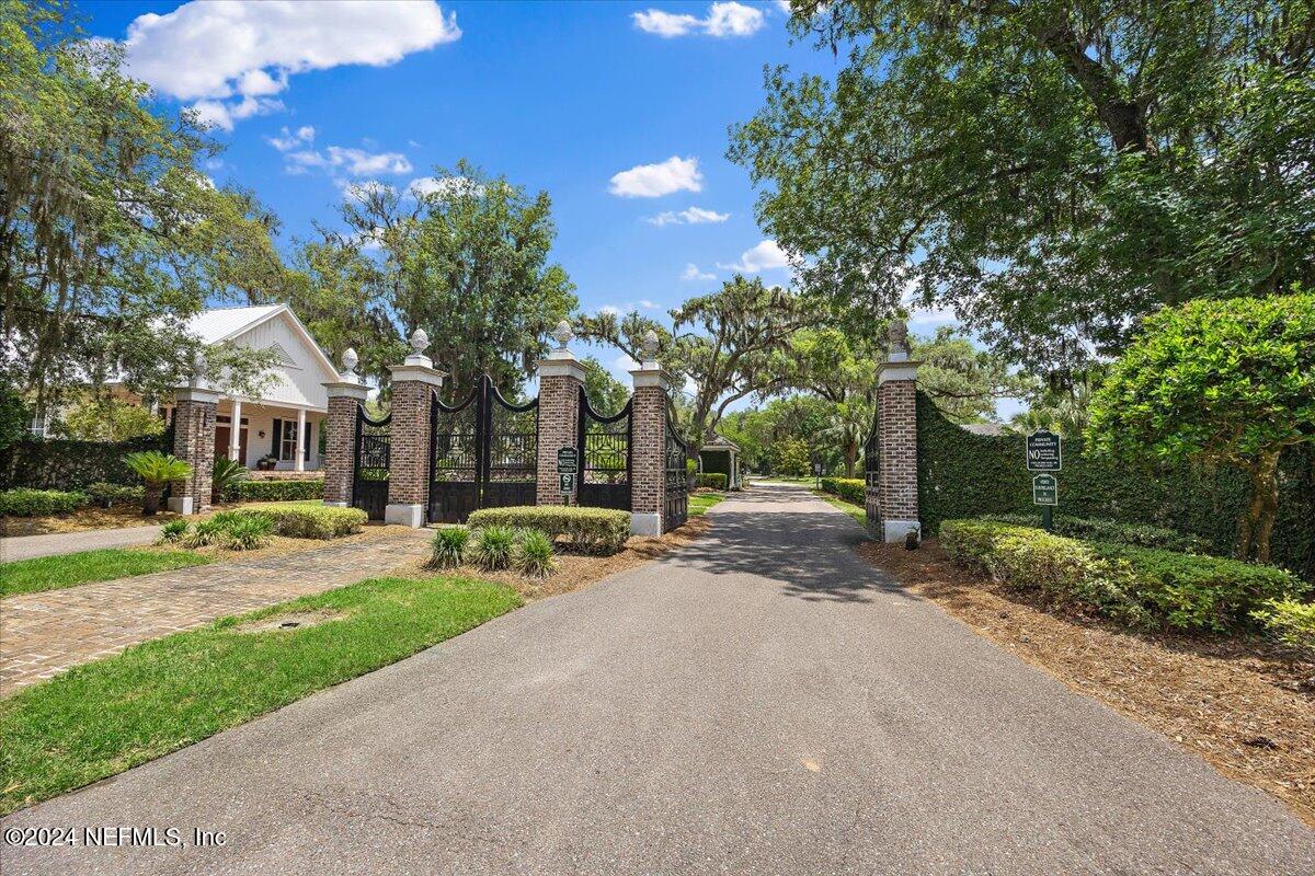29243 GRANDVIEW MANOR Manor