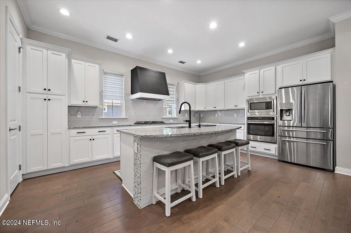 29243 GRANDVIEW MANOR Manor