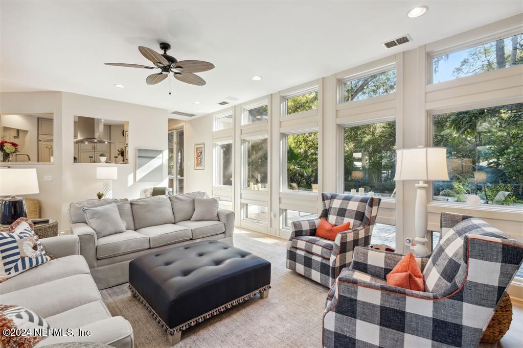 4 FOXTAIL Road