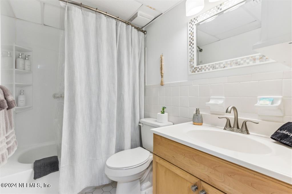 3240 S FLETCHER Avenue, 671