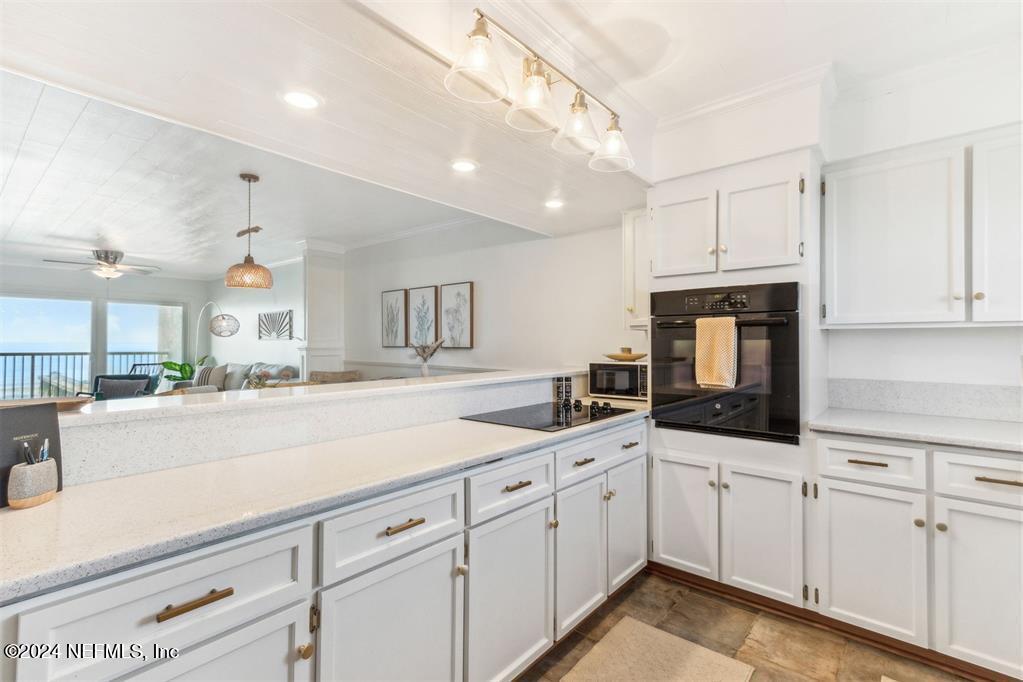 3240 S FLETCHER Avenue, 671