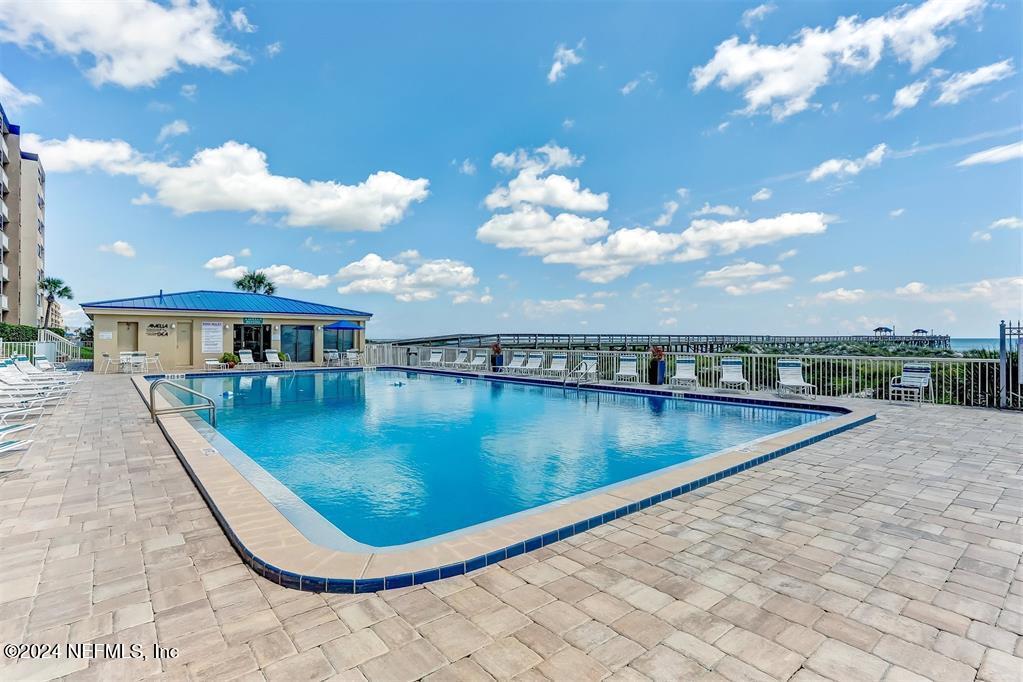 3240 S FLETCHER Avenue, 671