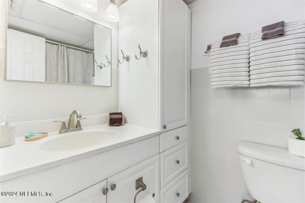 3240 S FLETCHER Avenue, 671