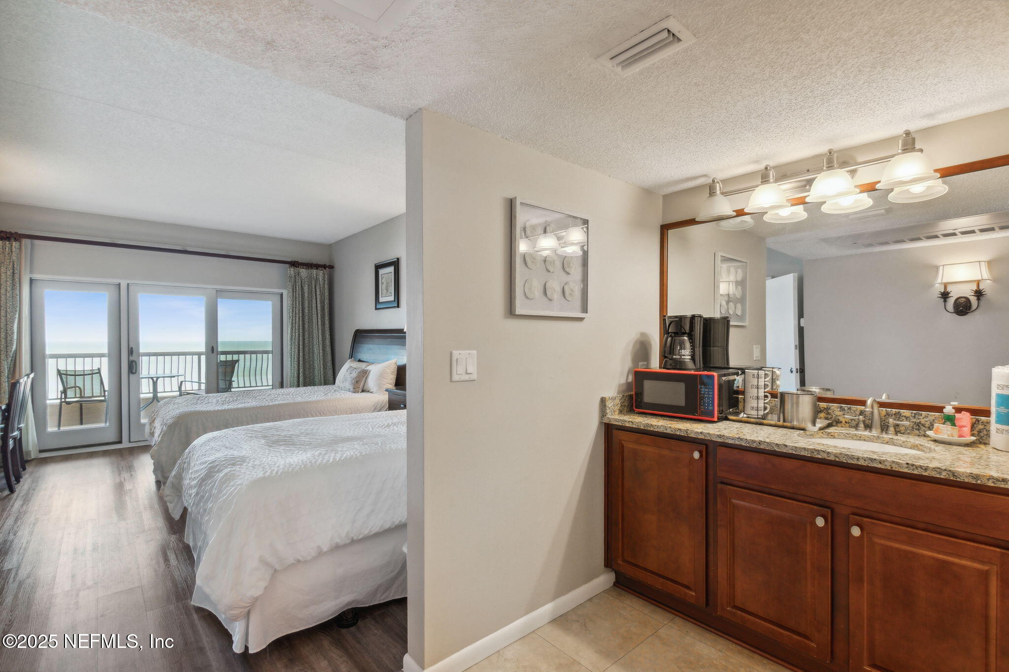 327/328 SANDCASTLES Court