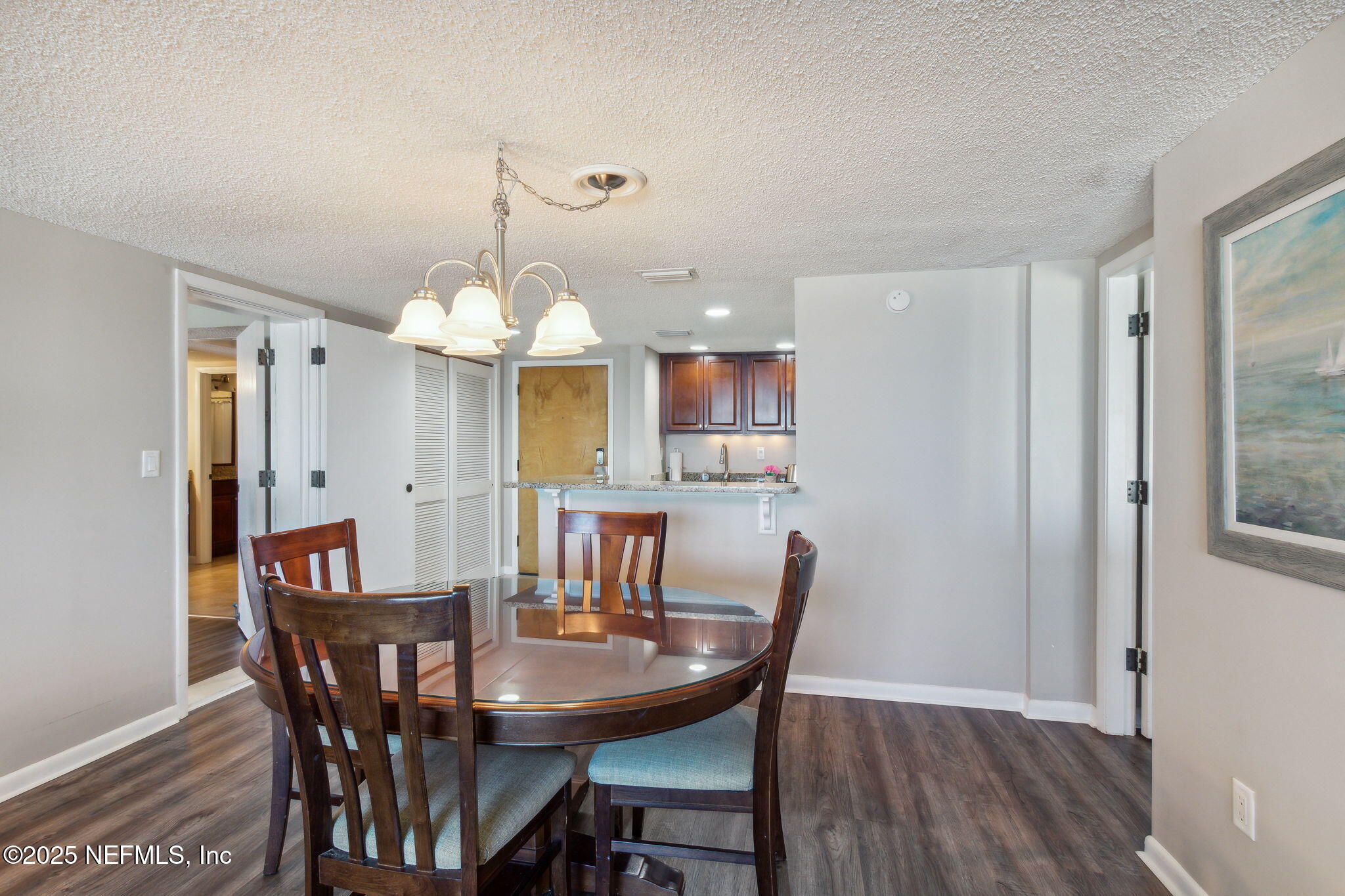 327/328 SANDCASTLES Court