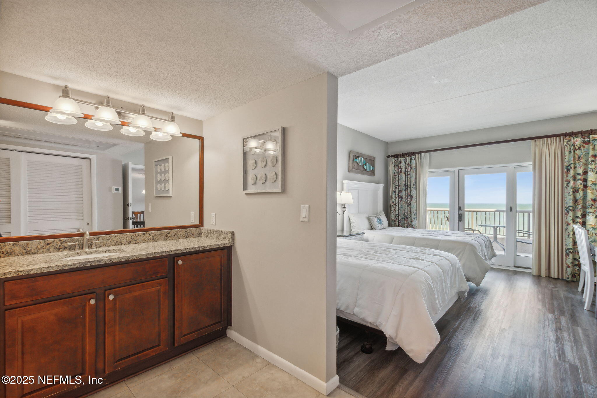 327/328 SANDCASTLES Court