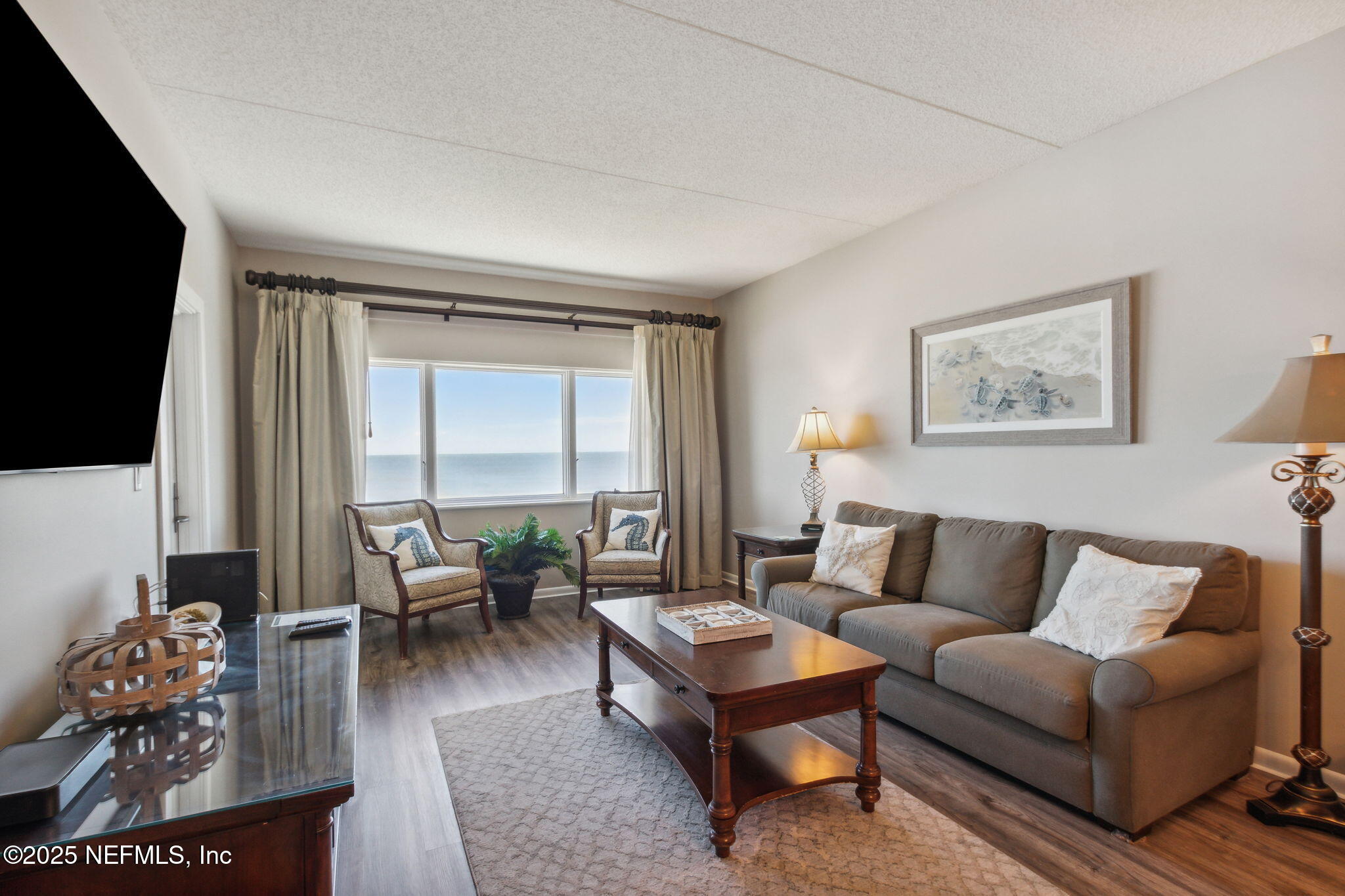 327/328 SANDCASTLES Court