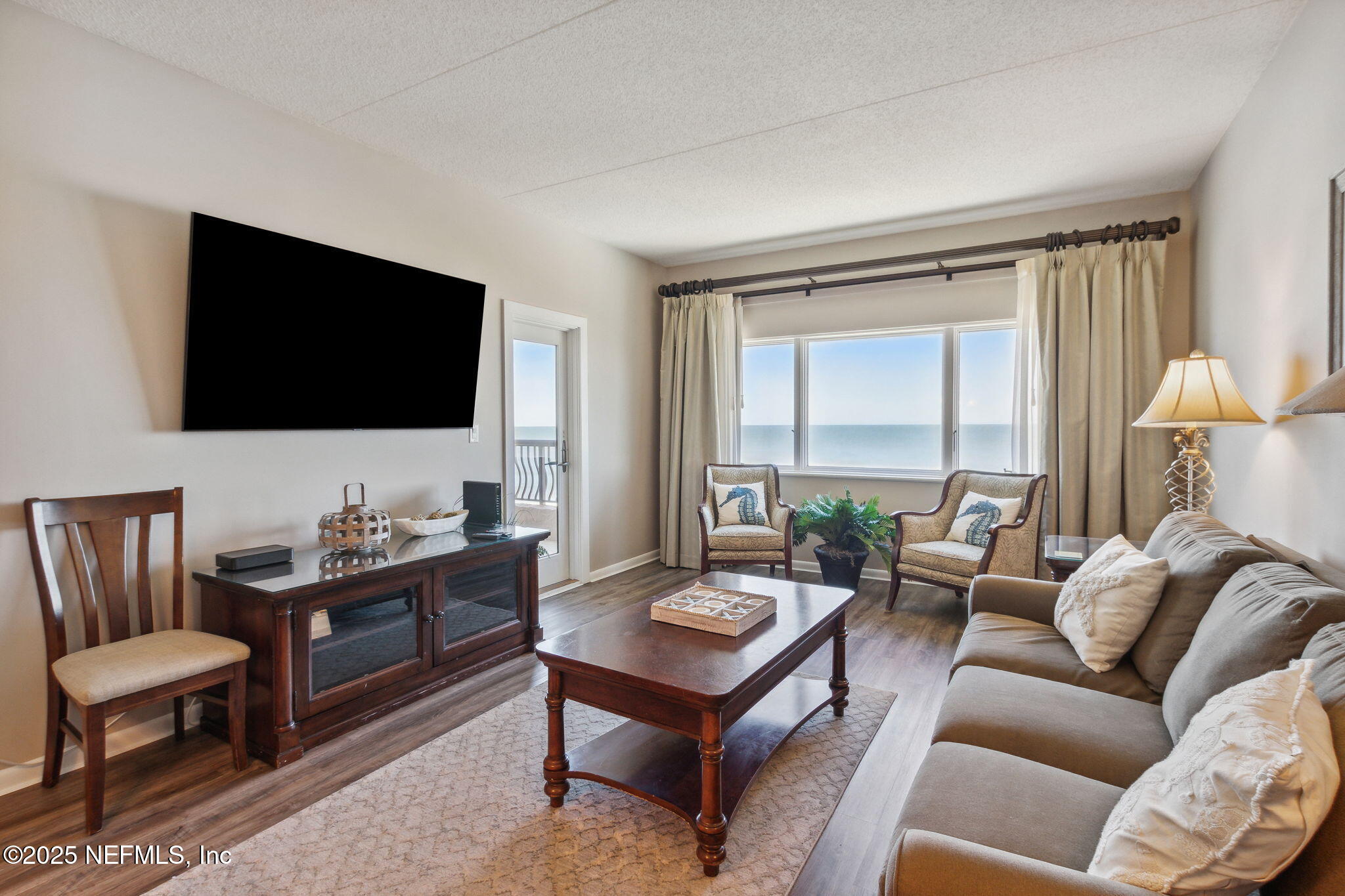 327/328 SANDCASTLES Court