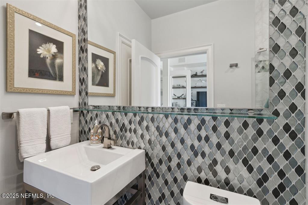 719 OCEAN CLUB Court 719