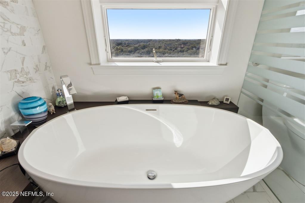 719 OCEAN CLUB Court 719