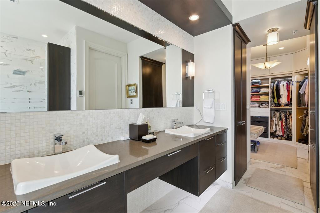719 OCEAN CLUB Court 719