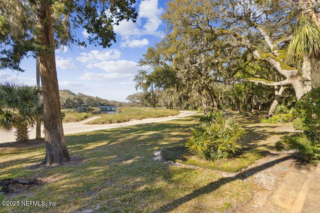 2098 BEACH WOOD Road