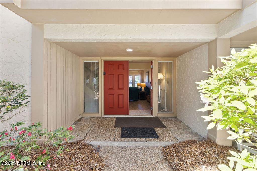 2098 BEACH WOOD Road