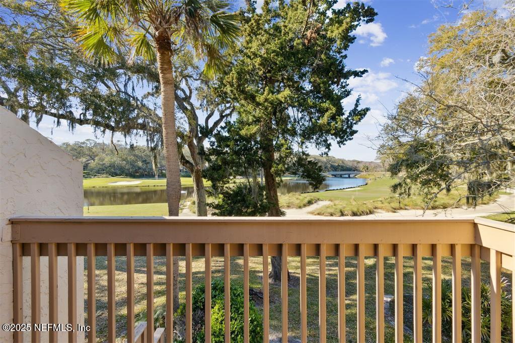 2098 BEACH WOOD Road
