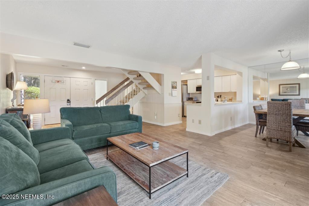 2098 BEACH WOOD Road