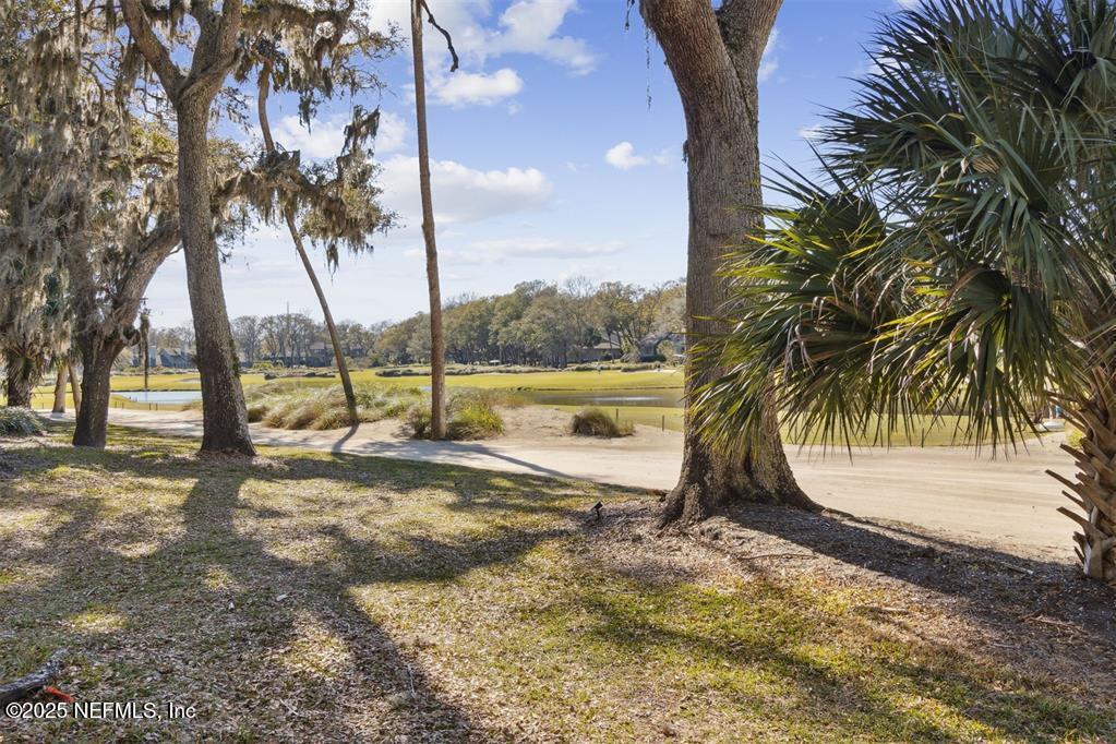 2098 BEACH WOOD Road