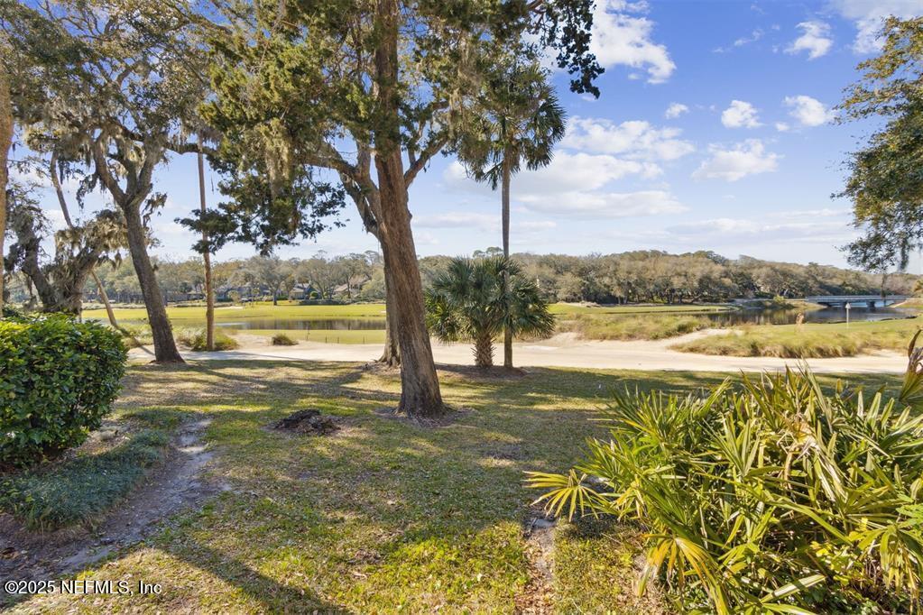 2098 BEACH WOOD Road