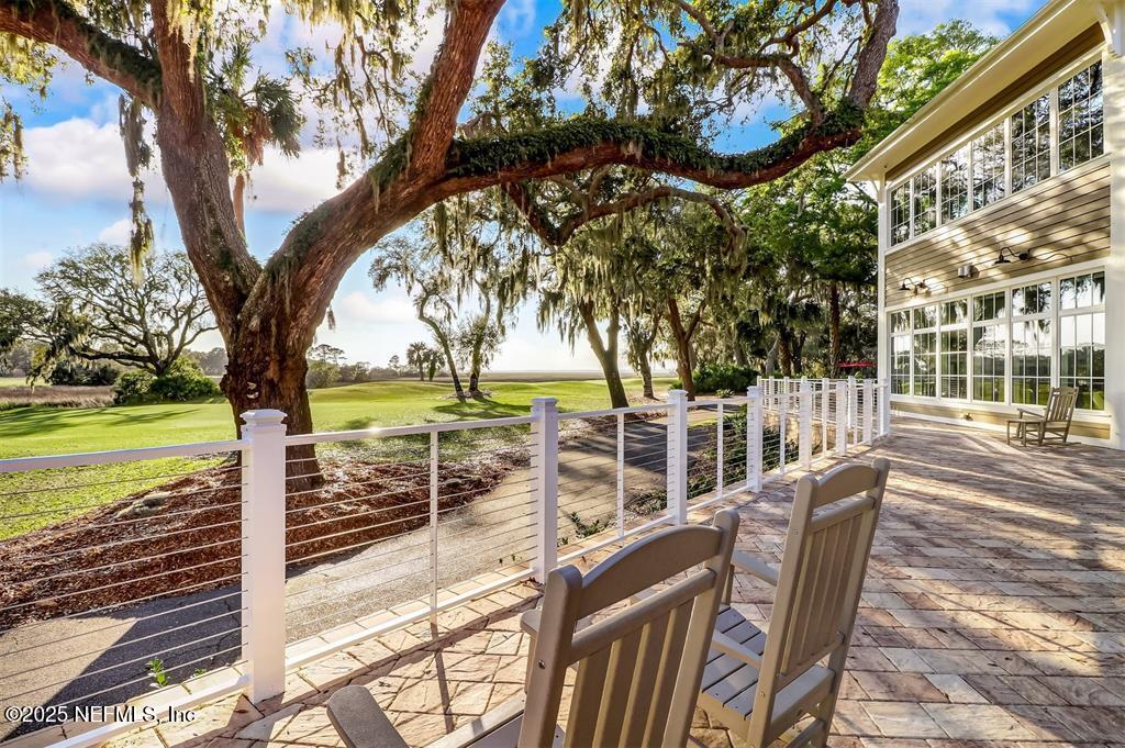 2098 BEACH WOOD Road
