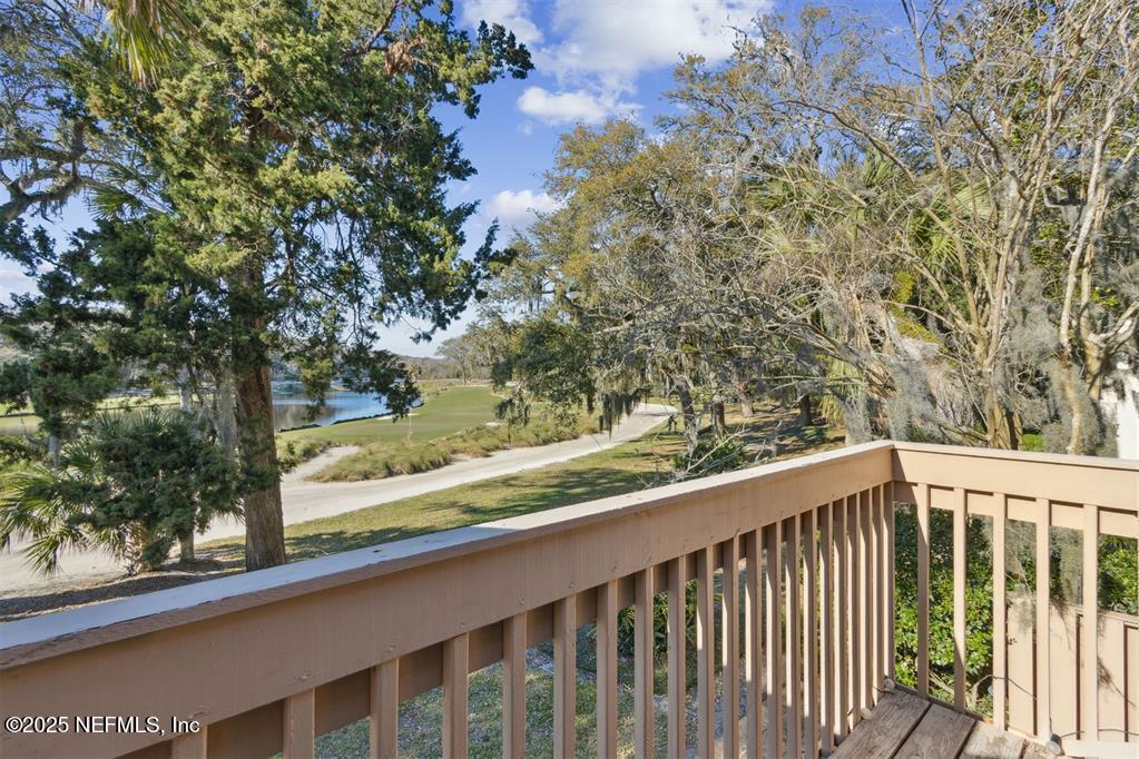 2098 BEACH WOOD Road