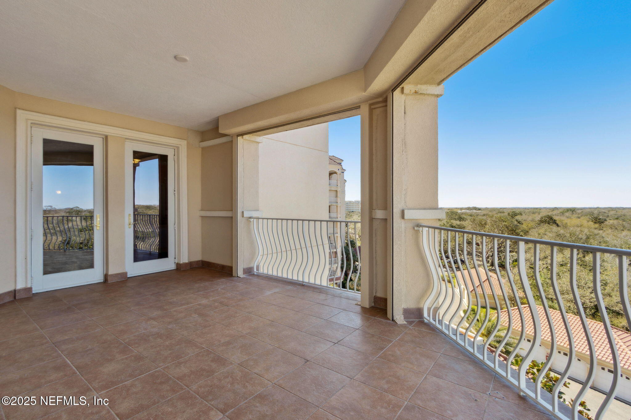 457 BEACHSIDE Place